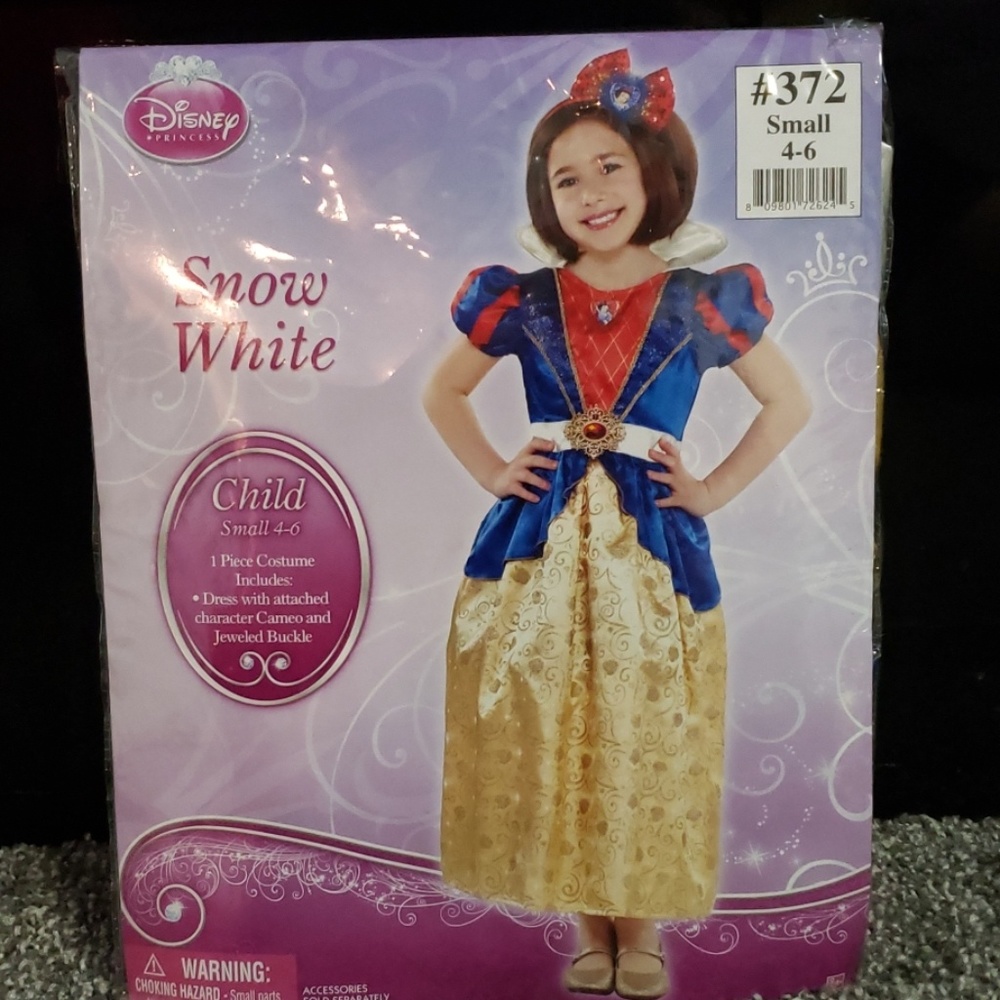 New! Snow White costume! Size Small 4-6